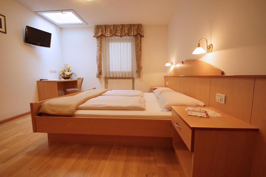 Residence Araldina San Cassiano  Luaran gambar