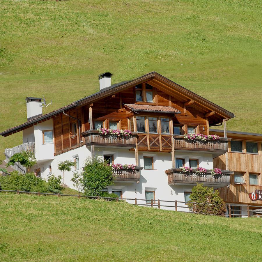 Residence Araldina San Cassiano  Luaran gambar